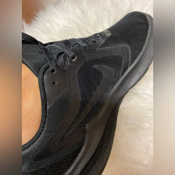 Nike running sneakers. - Picture 2 of 3